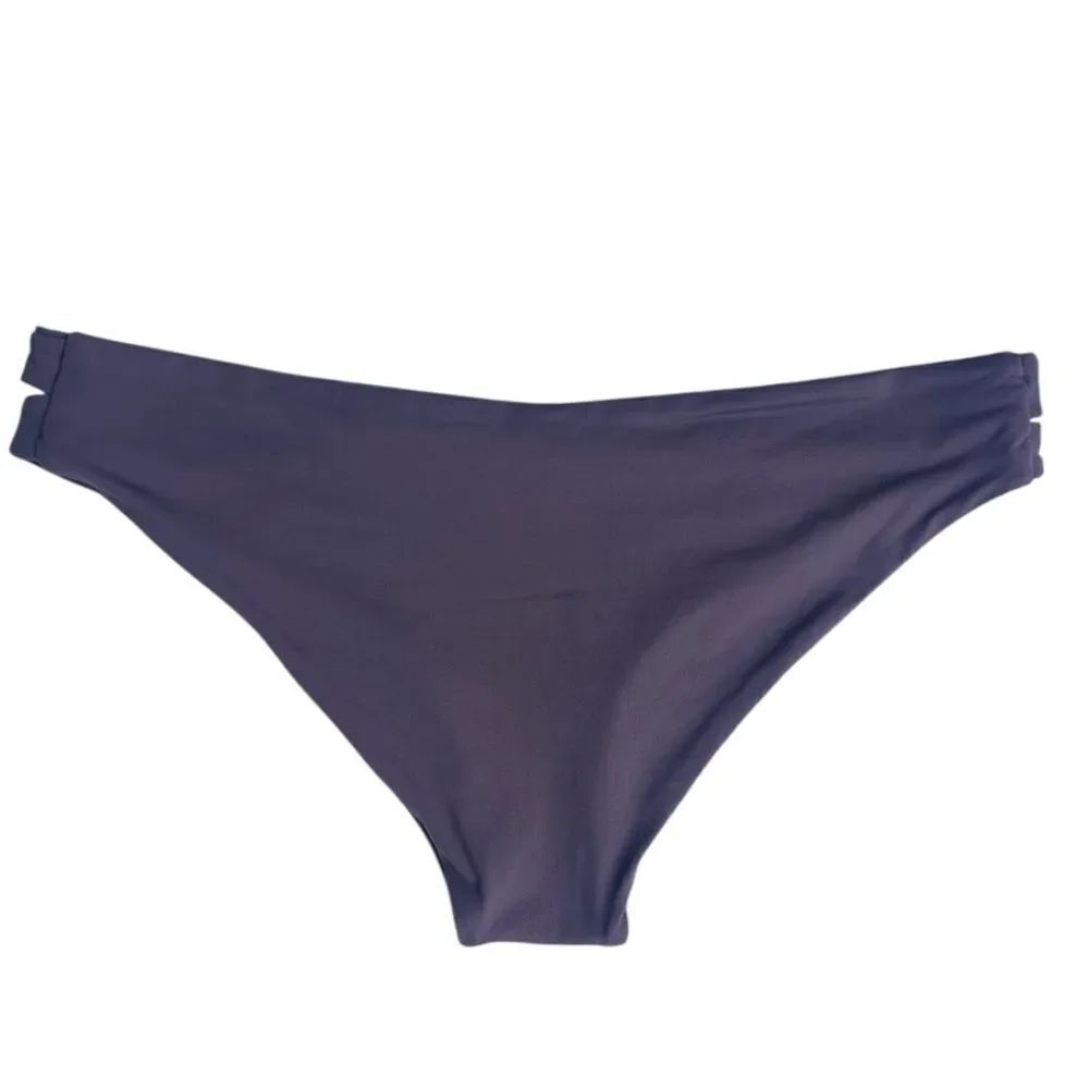 l*Ispace Side Cut-Out Bikini Bottom - Picture 8 of 10